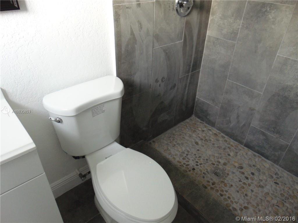 Pine Tree Park 1st Add - Residential