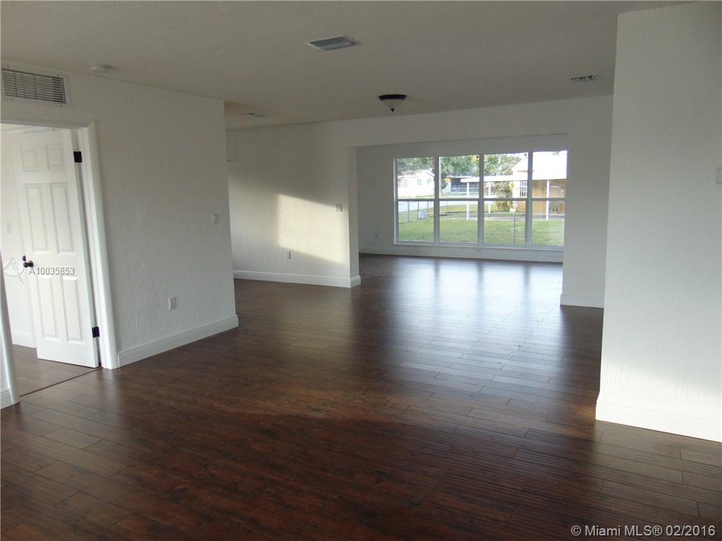 Pine Tree Park 1st Add - Residential