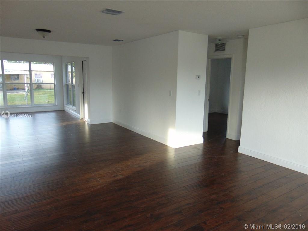 Pine Tree Park 1st Add - Residential