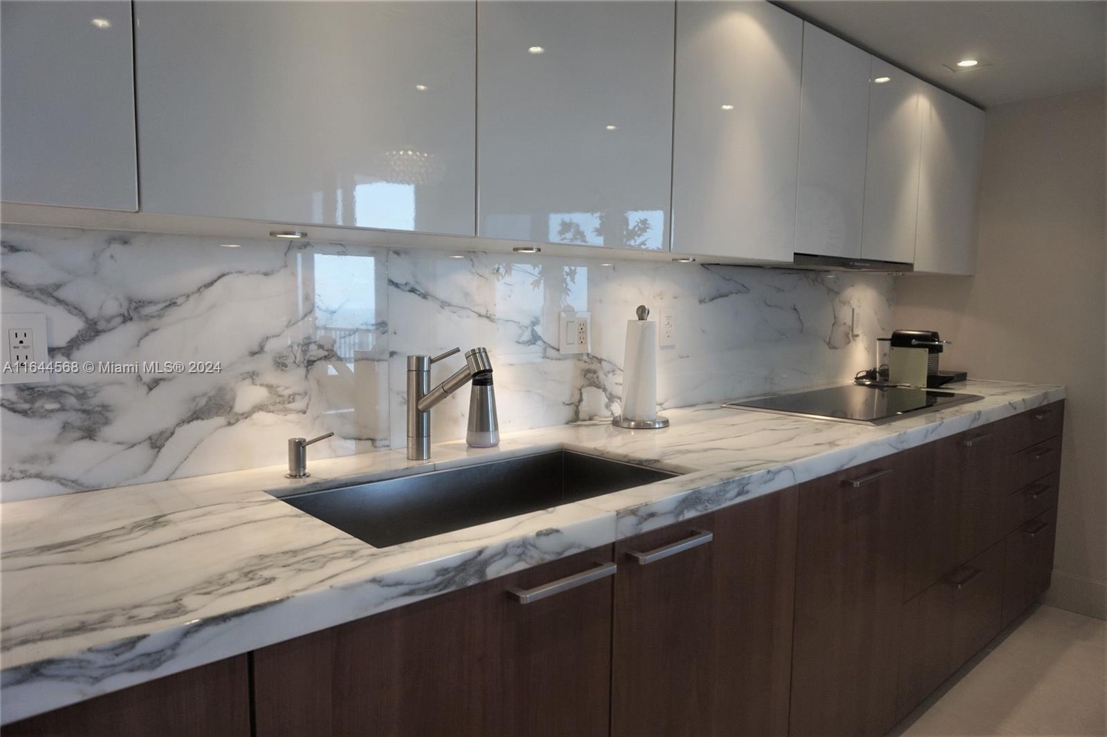 CASA DEL MAR CONDO - Residential Lease