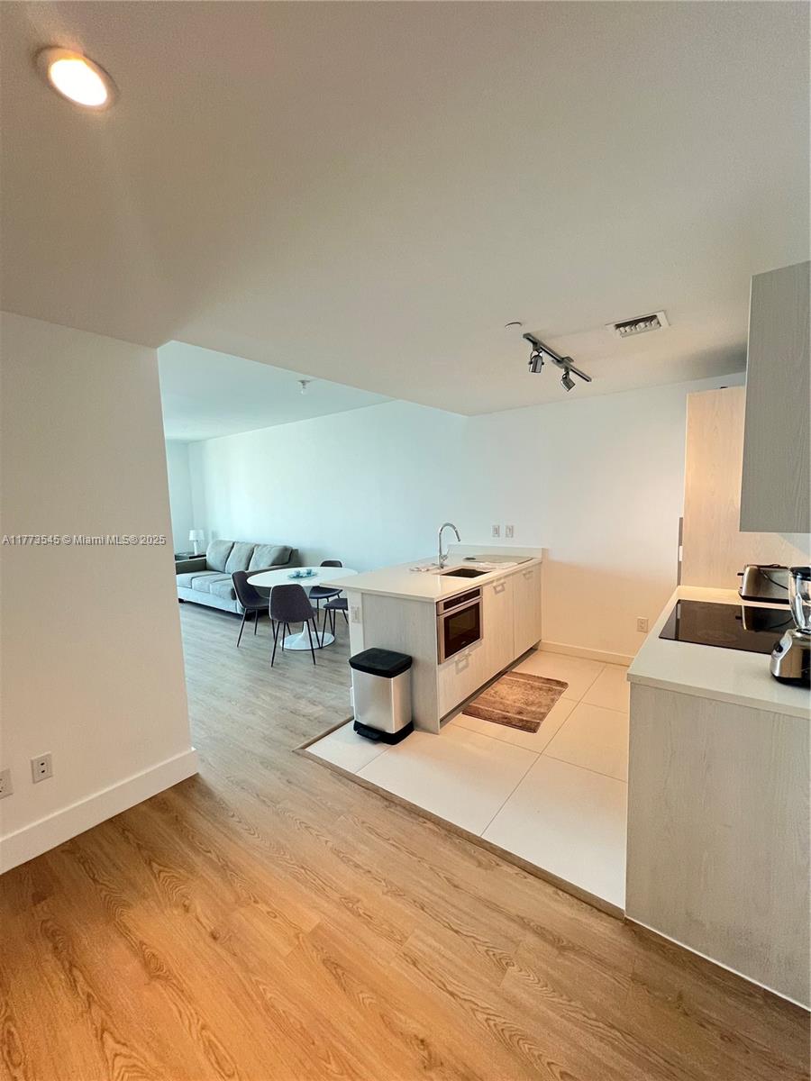 PARAISO BAYVIEWS CONDO - Residential