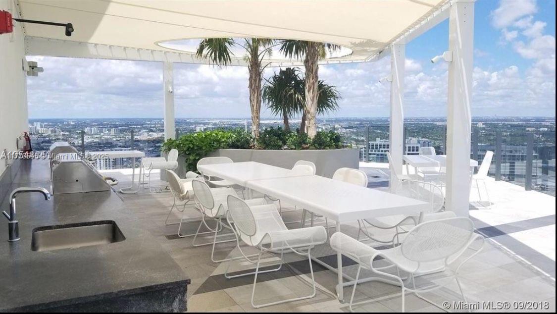 PARAISO BAYVIEWS CONDO - Residential