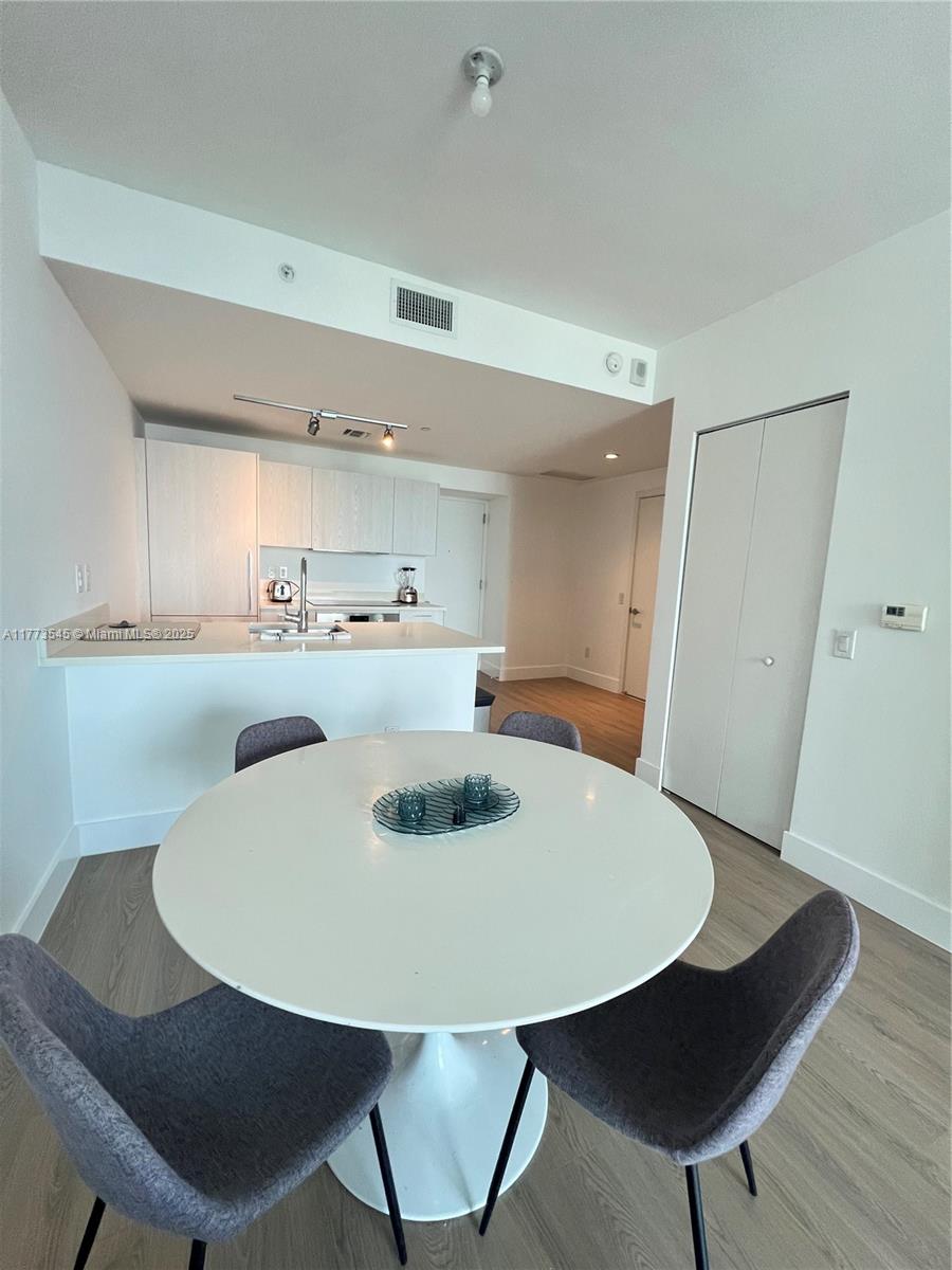 PARAISO BAYVIEWS CONDO - Residential