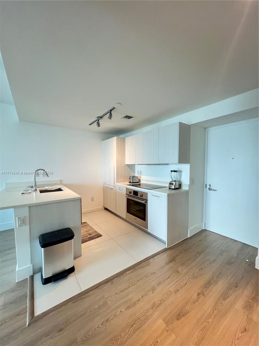 PARAISO BAYVIEWS CONDO - Residential