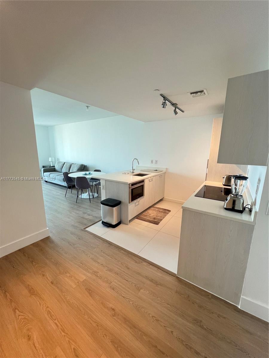 PARAISO BAYVIEWS CONDO - Residential