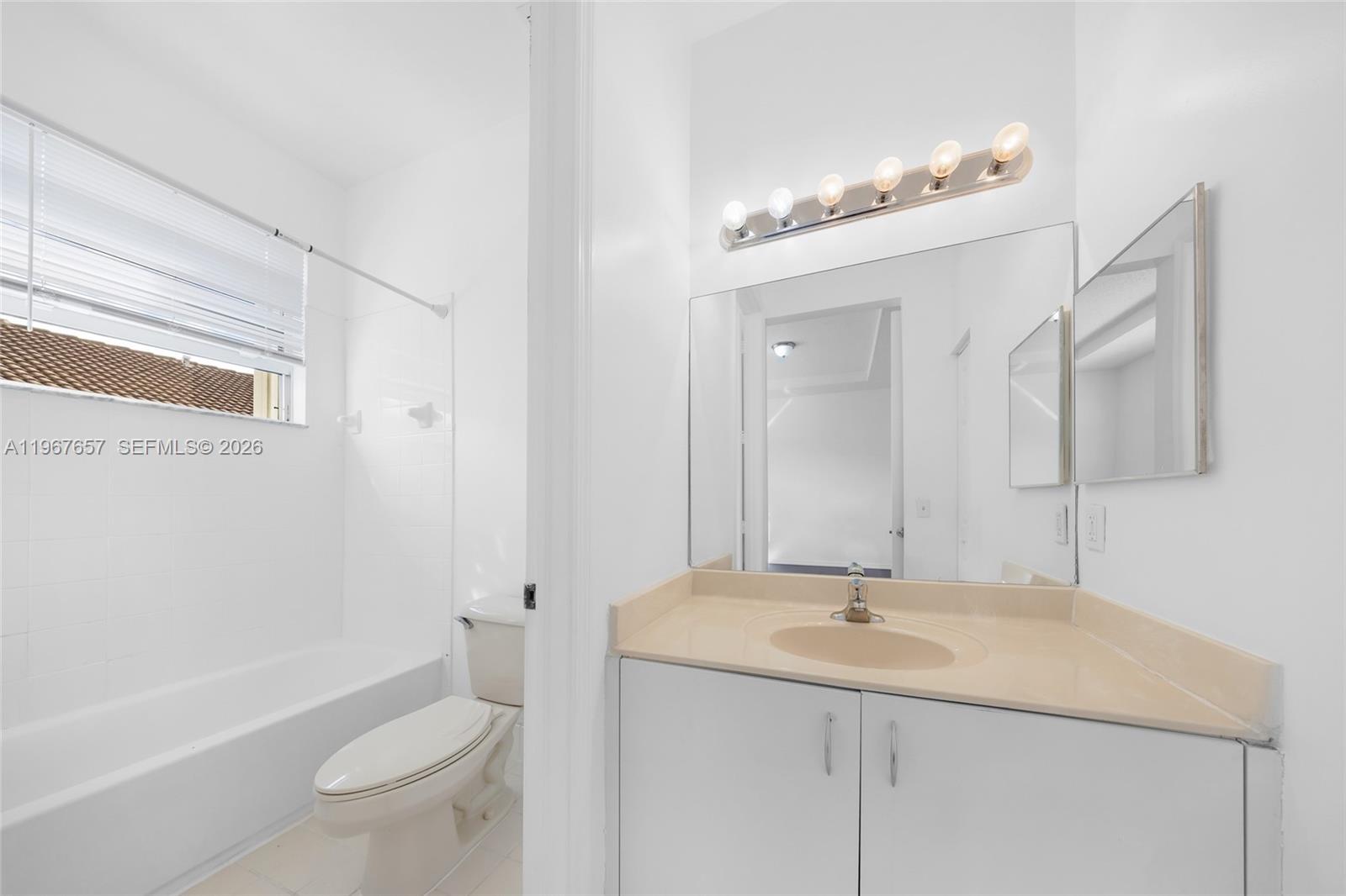 MARBELLA BAY - Residential