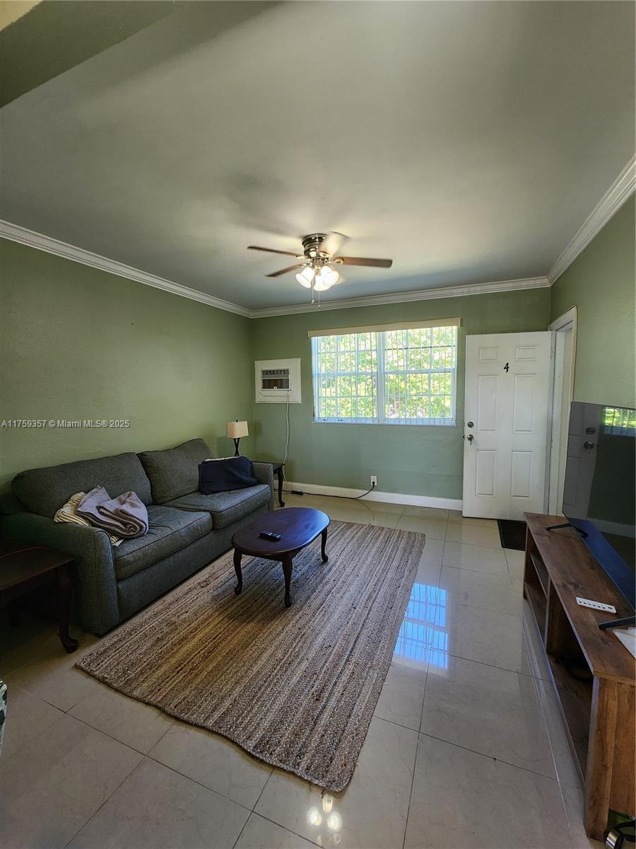 HOLLYWOOD BEACH - Residential Lease