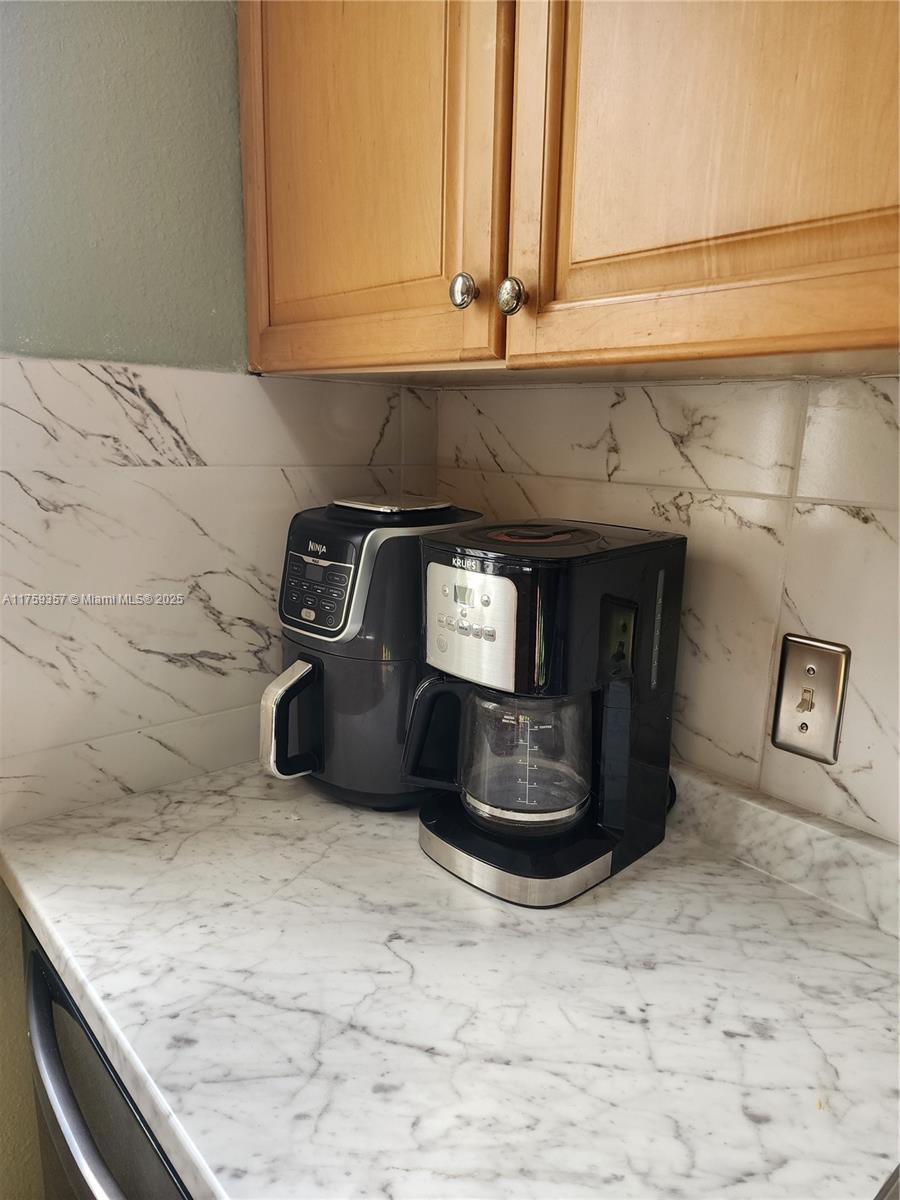 HOLLYWOOD BEACH - Residential Lease