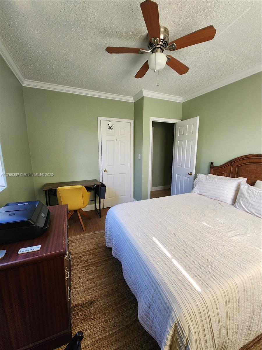 HOLLYWOOD BEACH - Residential Lease
