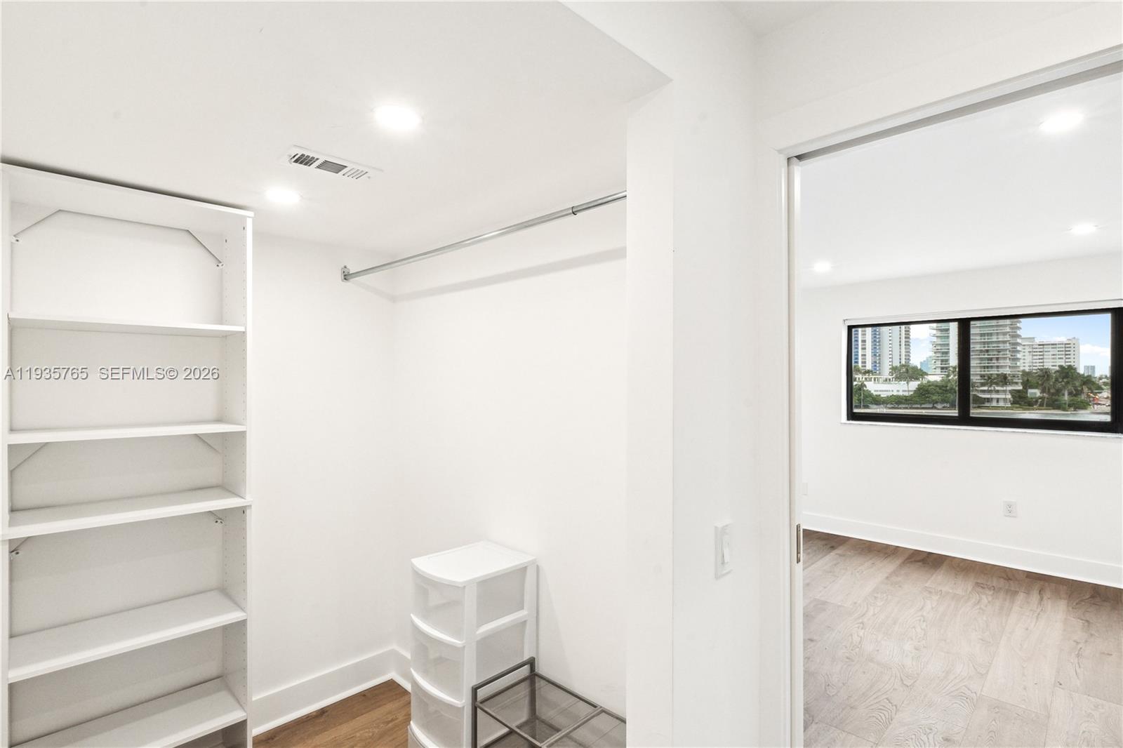 ARCADIA CONDO - Residential