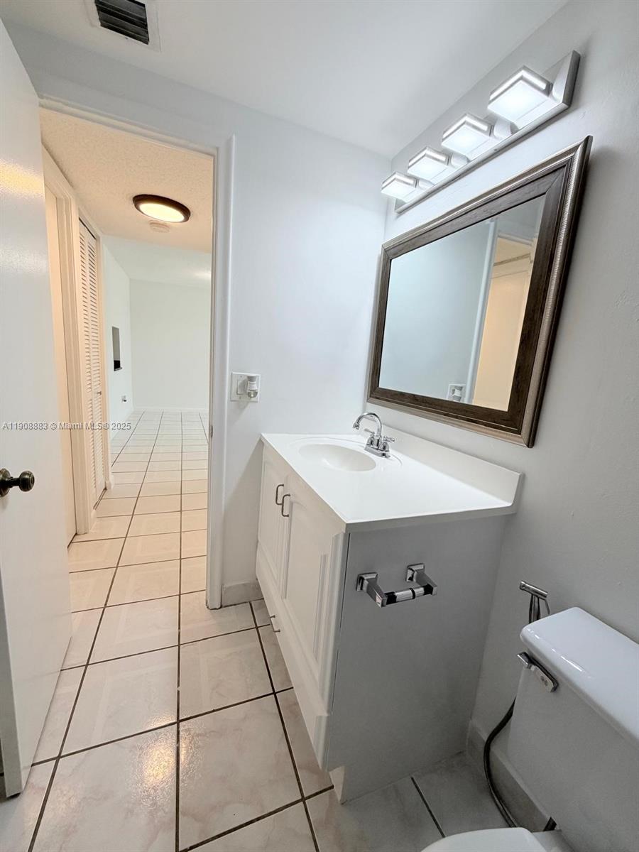 VILLAGE OF KINGS CREEK CO - Residential Lease