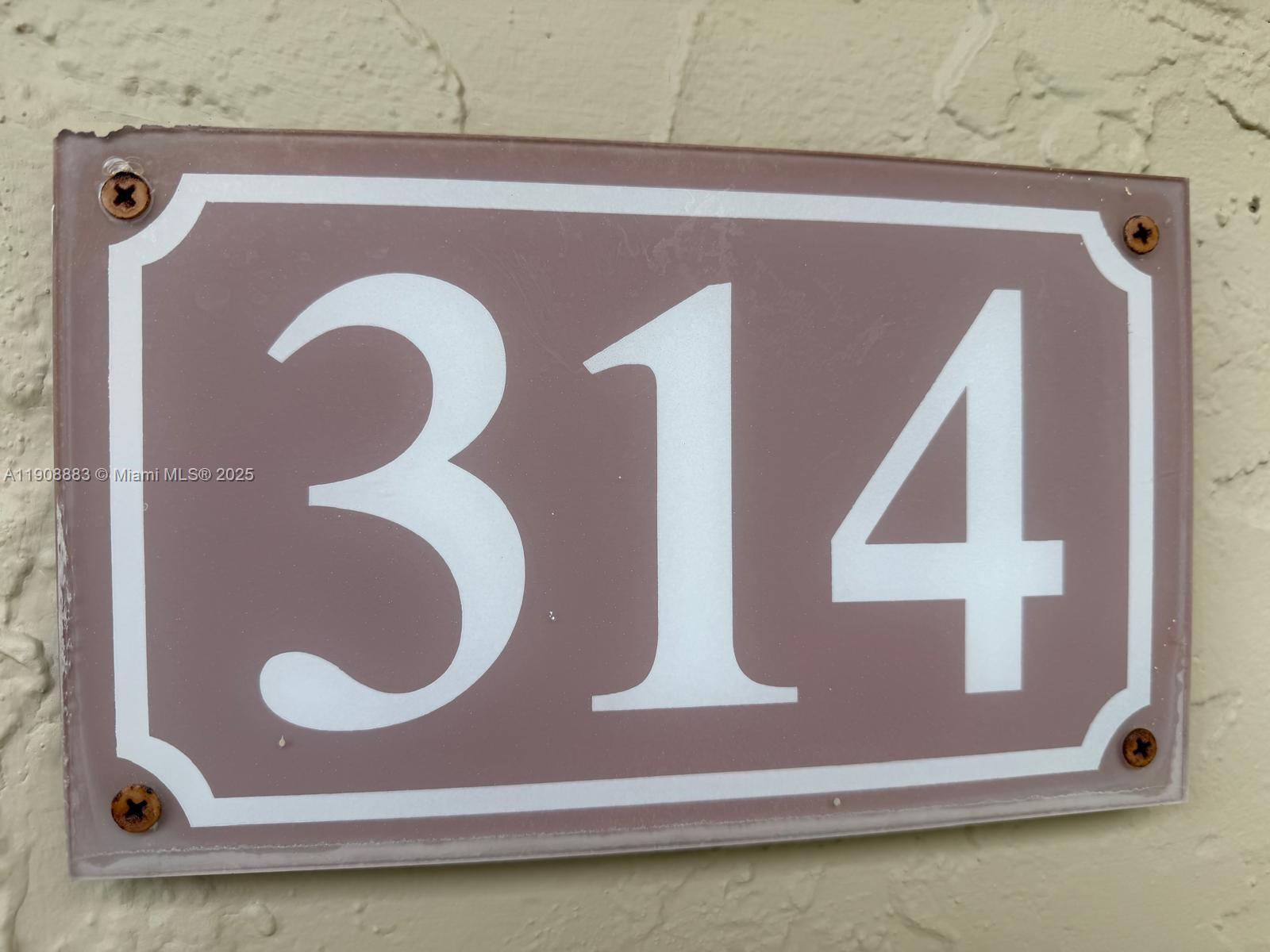 VILLAGE OF KINGS CREEK CO - Residential Lease