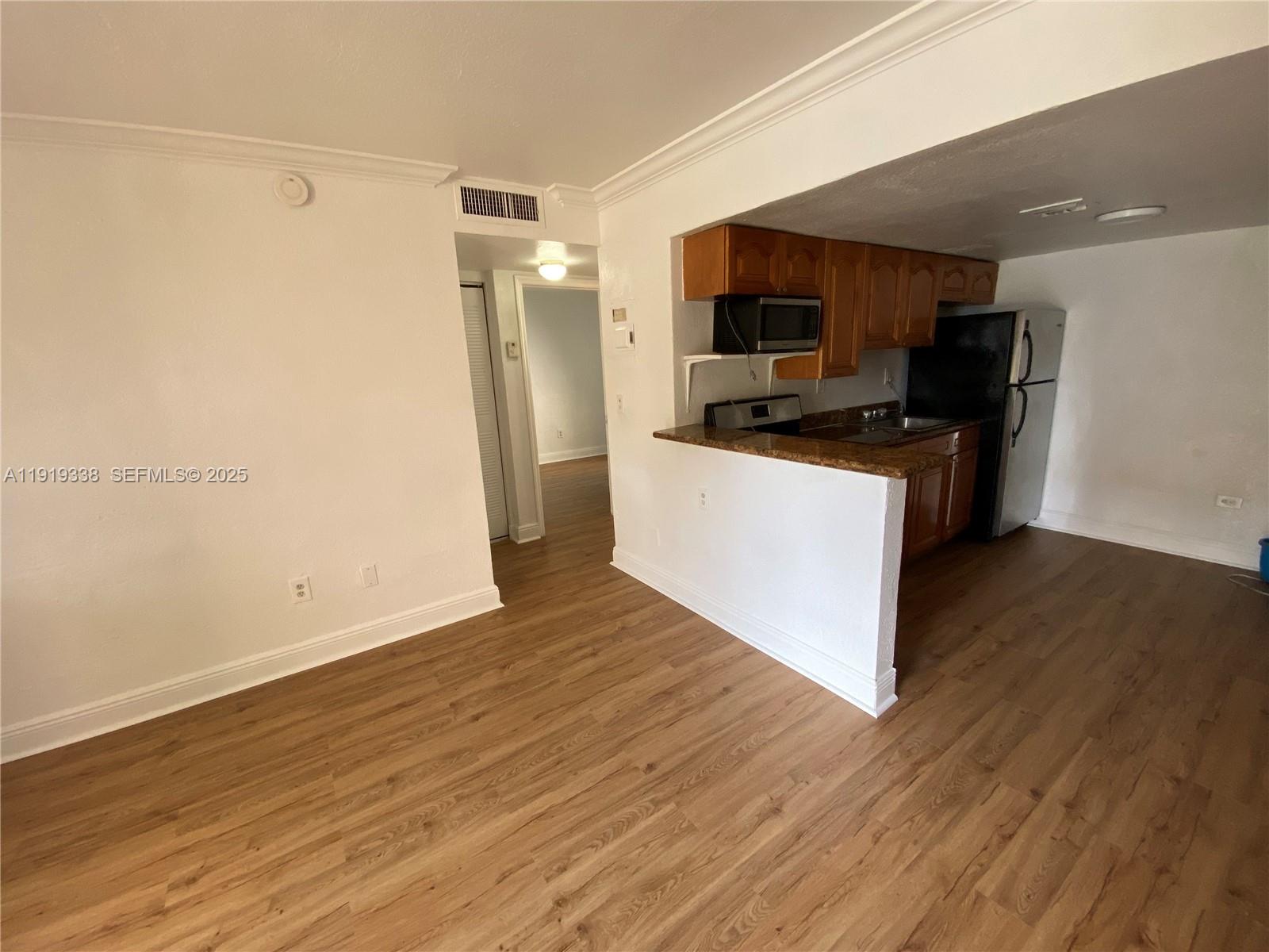 ROYAL POINCIANA CONDO - Residential Lease