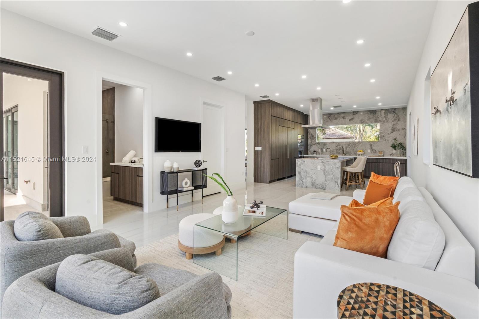 EIGHTH ADDN TO ROYAL OAKS - Residential