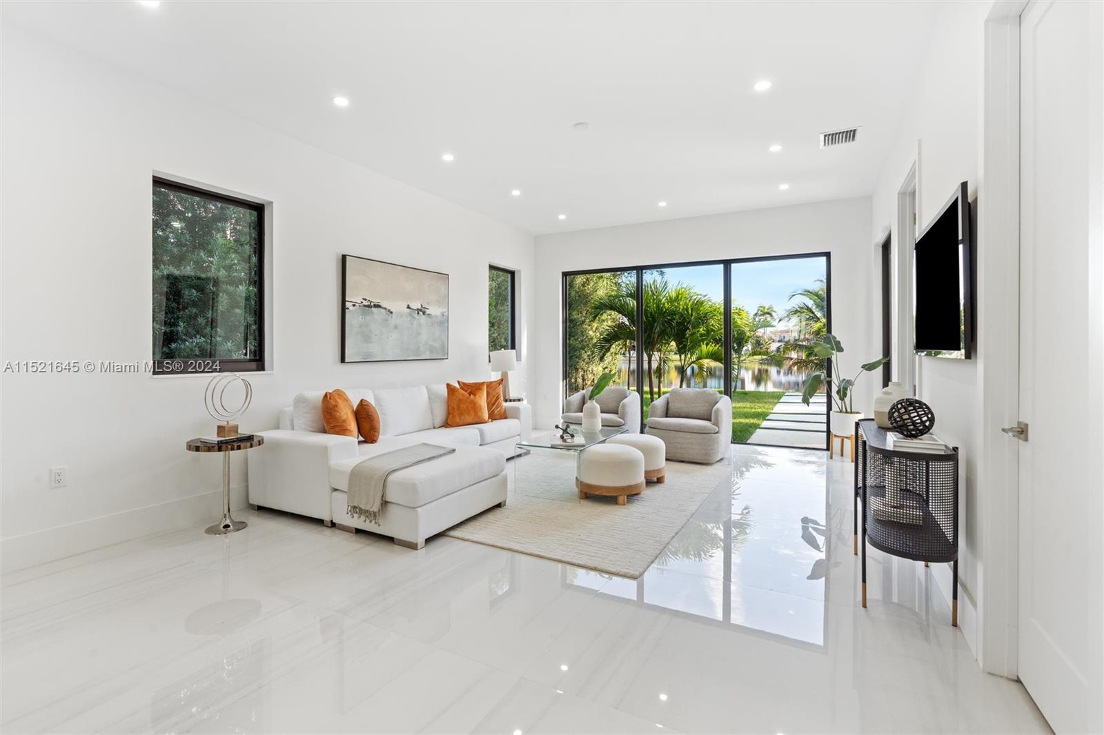 EIGHTH ADDN TO ROYAL OAKS - Residential