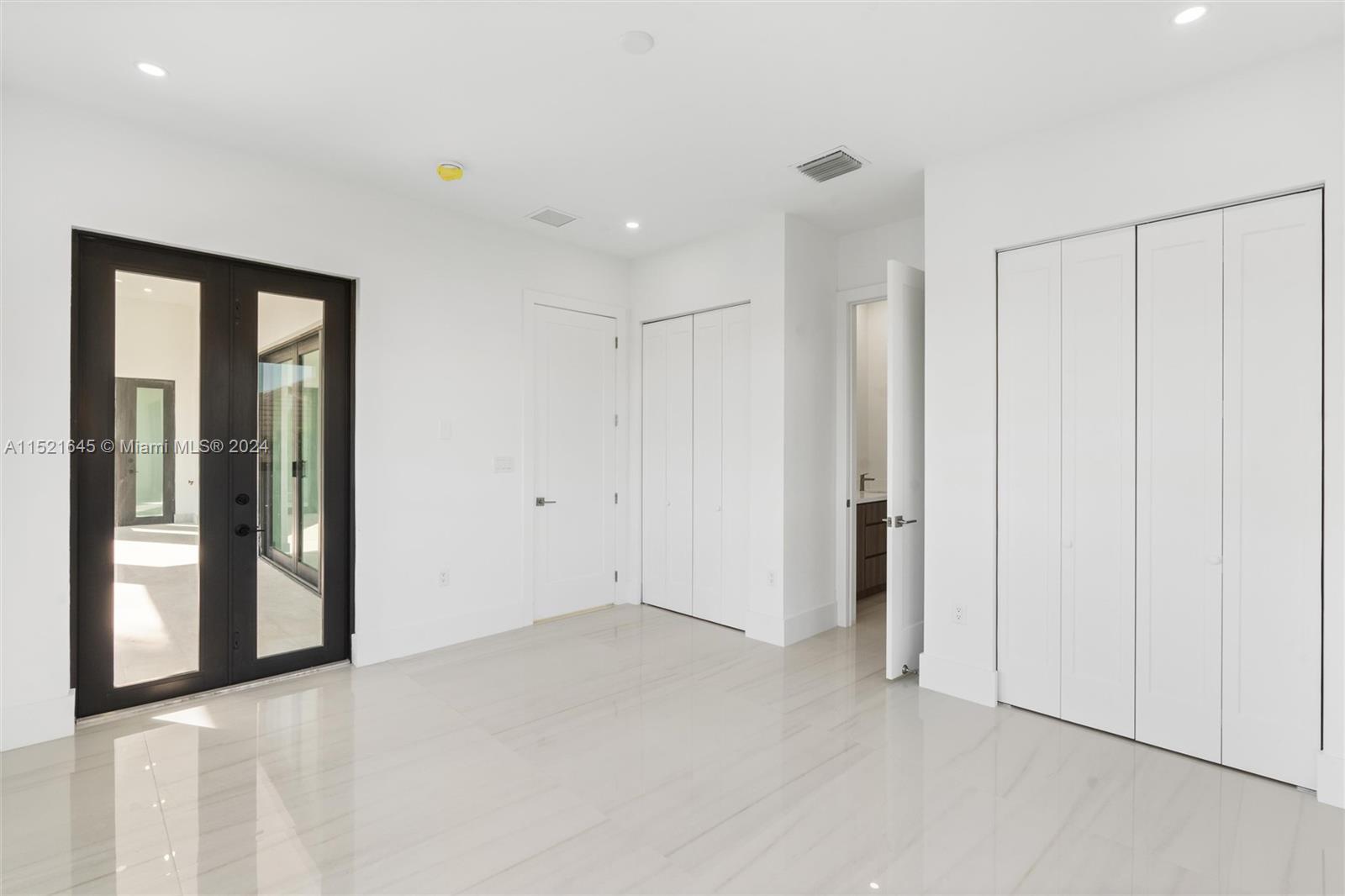 EIGHTH ADDN TO ROYAL OAKS - Residential