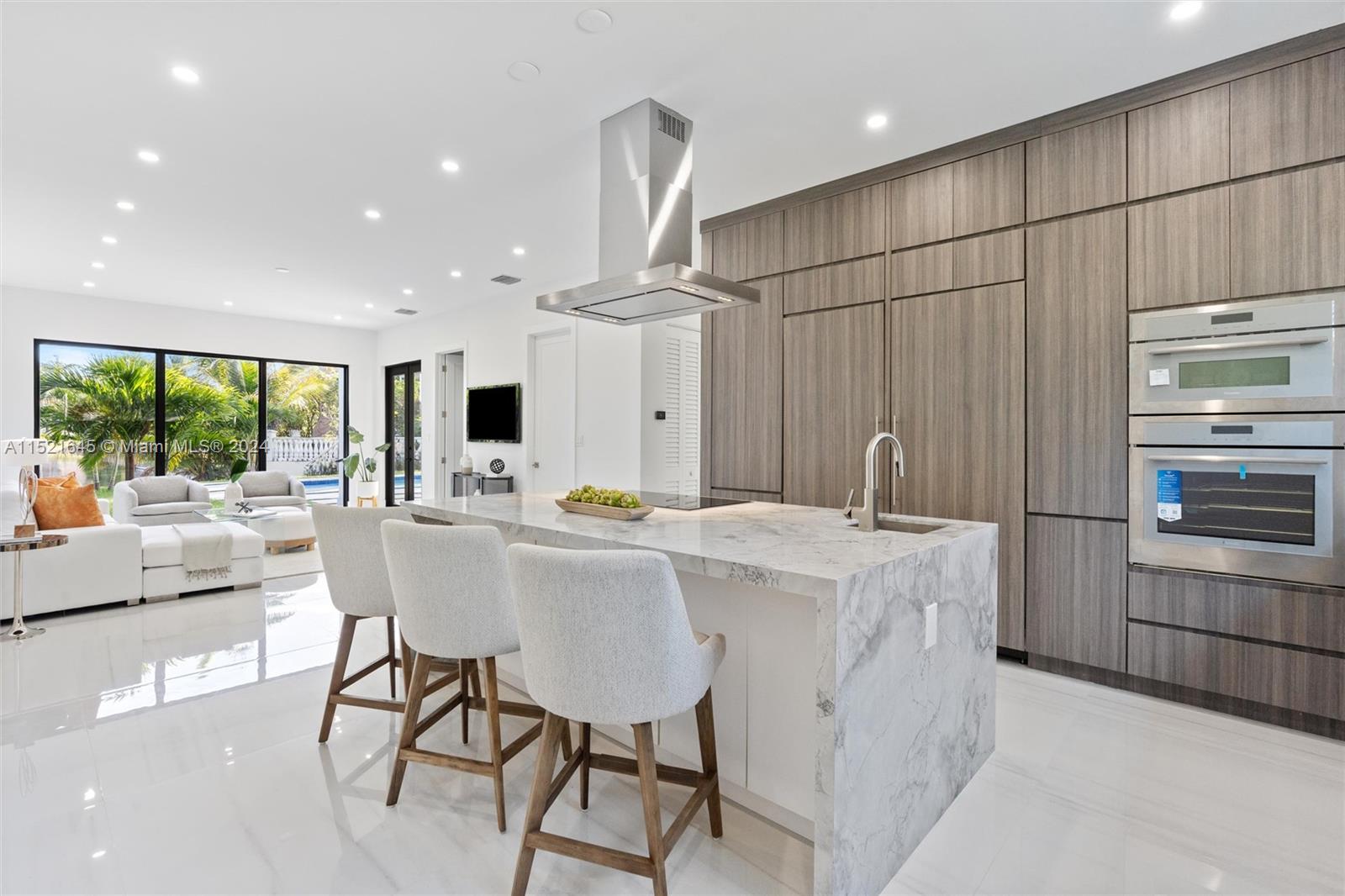 EIGHTH ADDN TO ROYAL OAKS - Residential