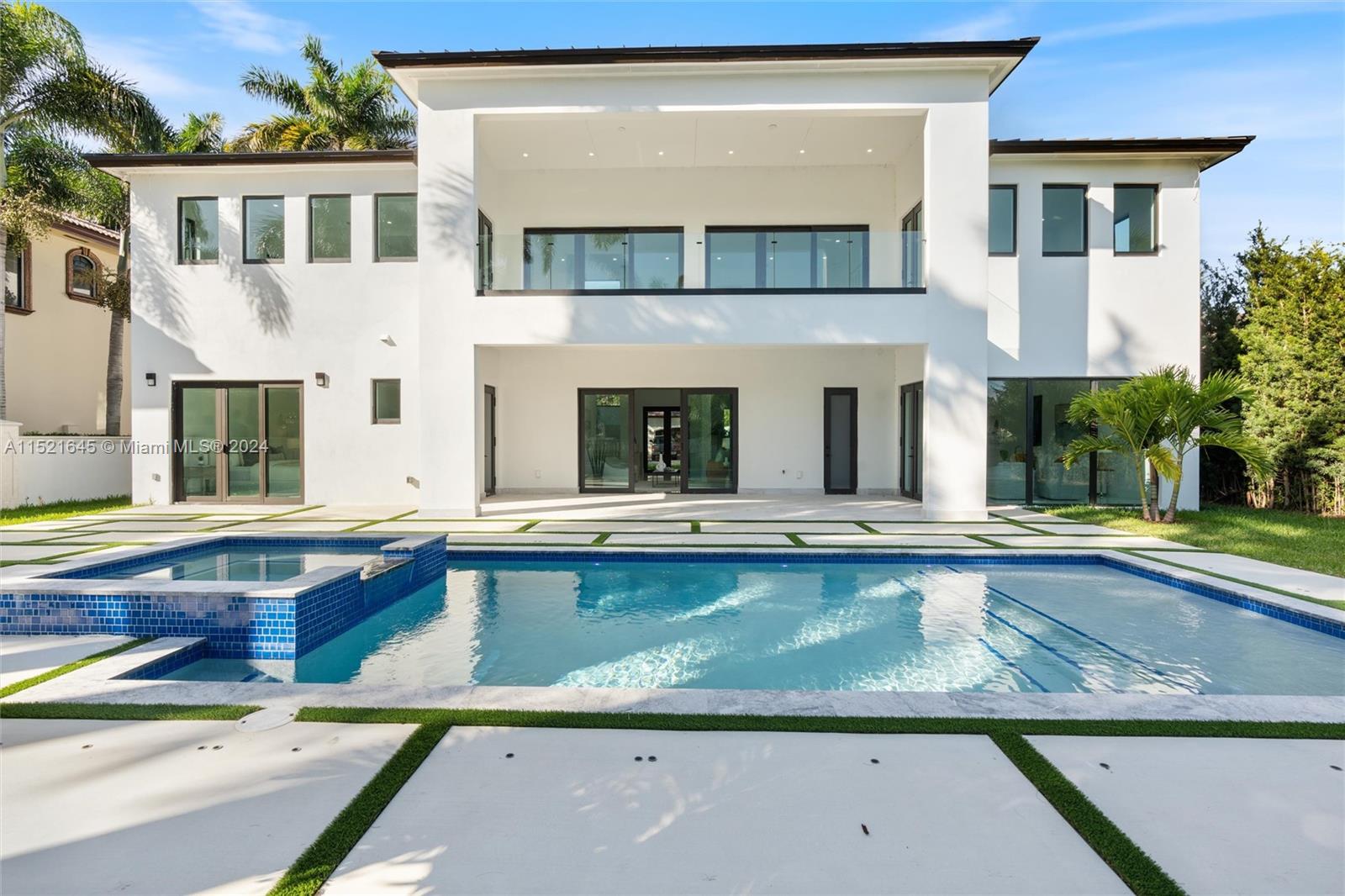 EIGHTH ADDN TO ROYAL OAKS - Residential