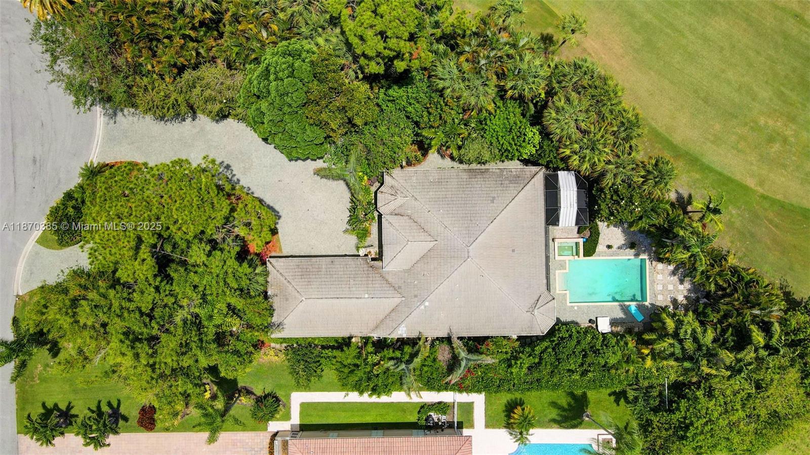 8244 Lakeview Dr