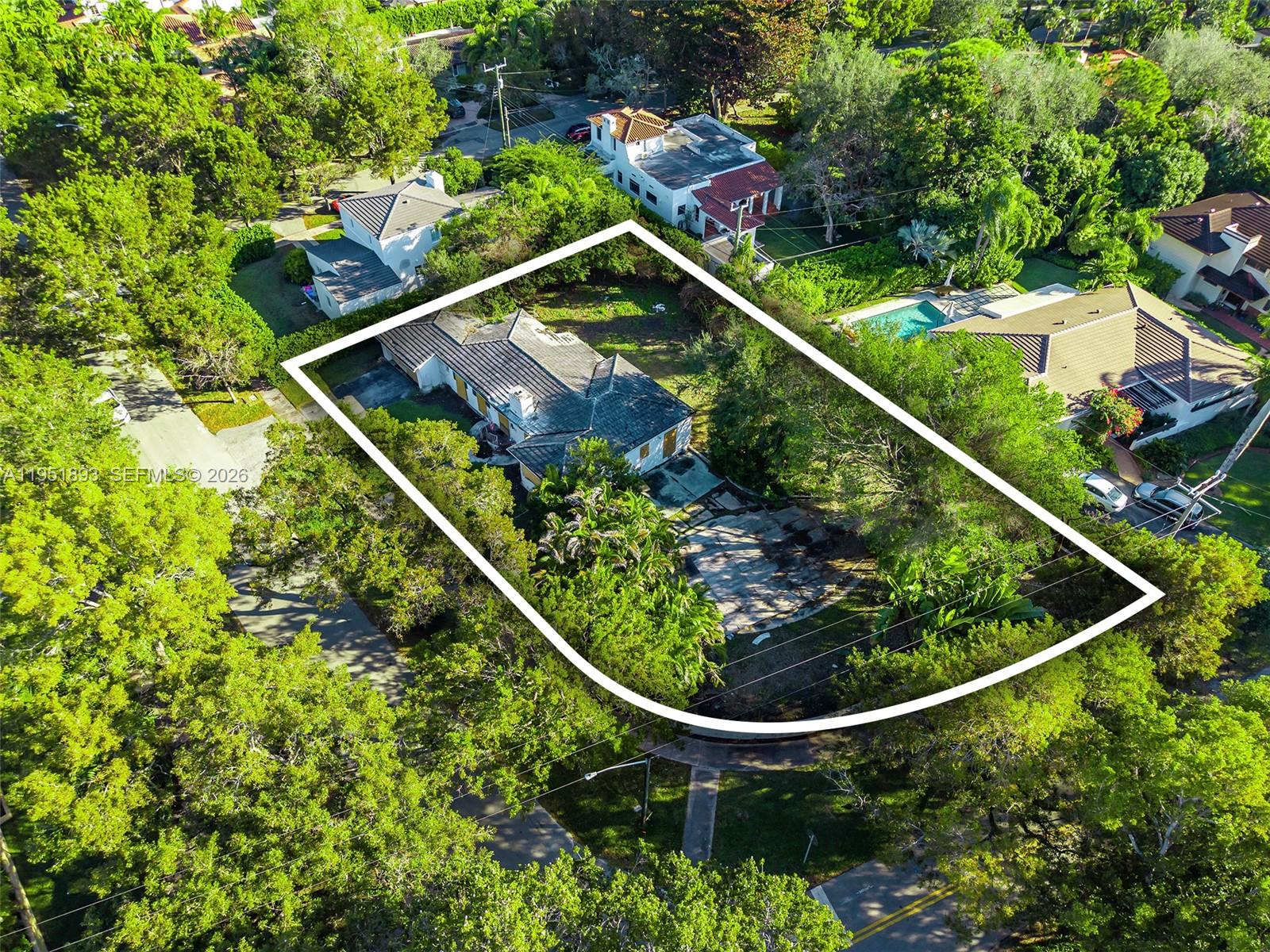 CORAL GABLES COUNTRY CLUB - Land