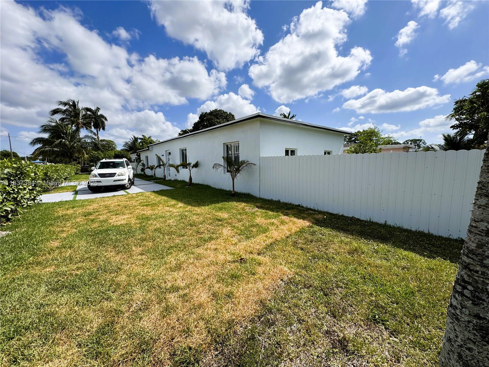 14801 NW 5th Ave, Miami, FL, 33168/$895,100 1 14801 NW 5th Ave