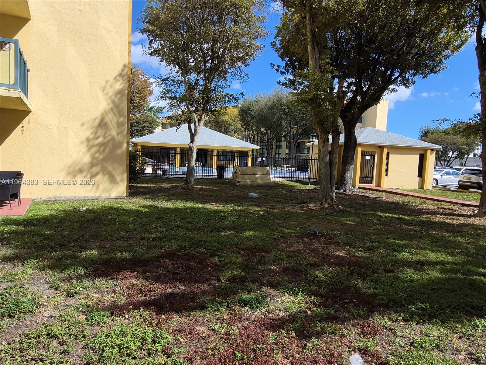 INTERNATIONAL PARK CONDO - Residential