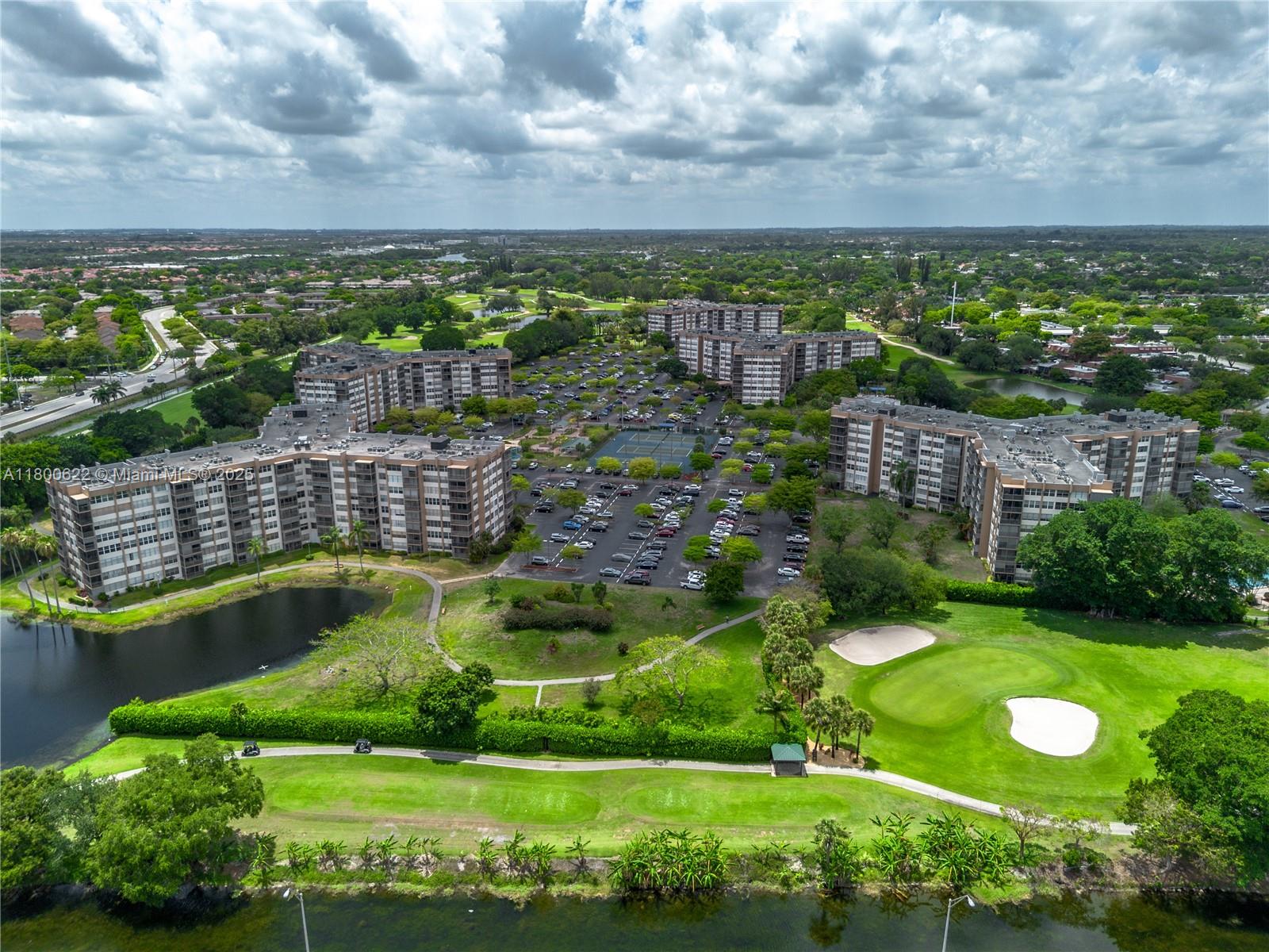 1100 Saint Charles Pl 407