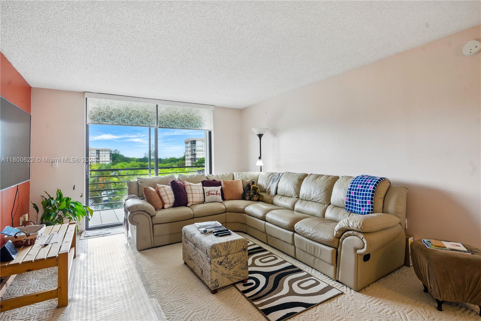 1100 Saint Charles Pl 407