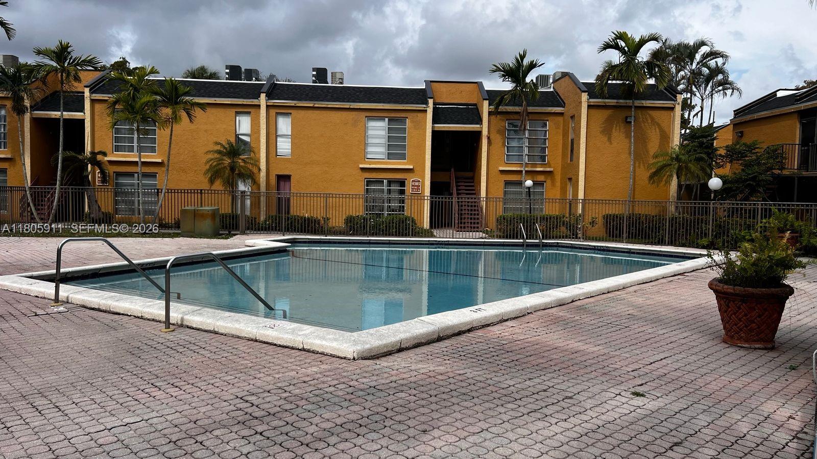 ARBOR KEYS CONDO - Residential