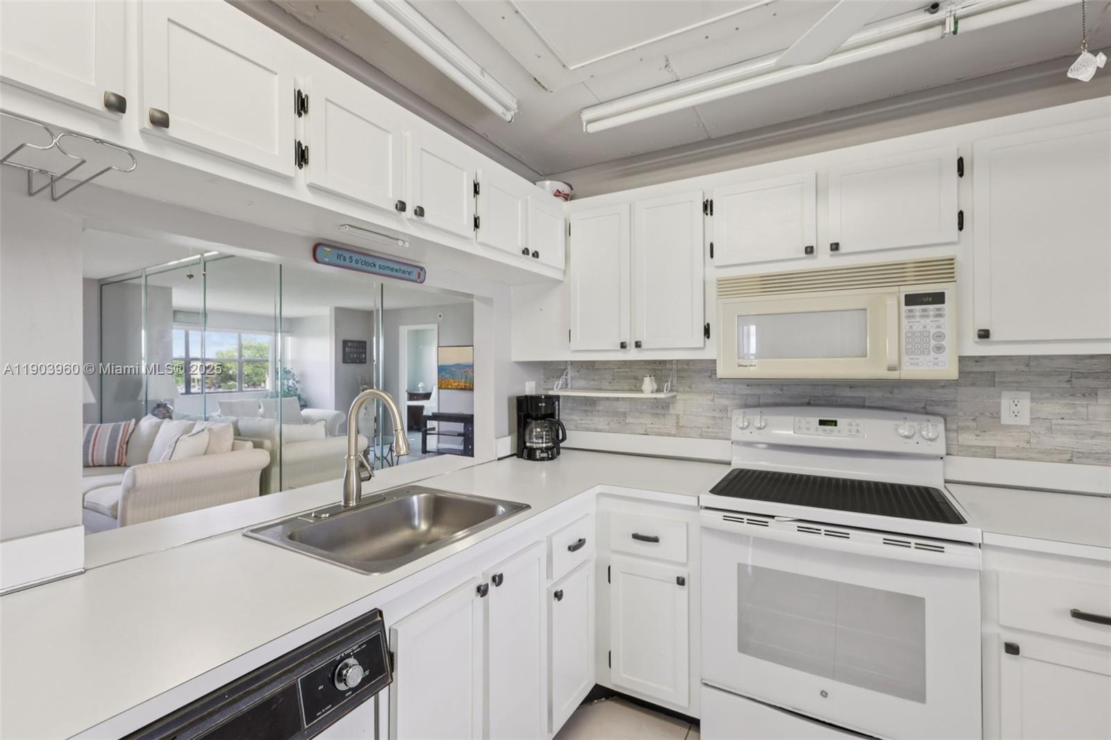 SUNRISE LAKES 216 CONDO - Residential