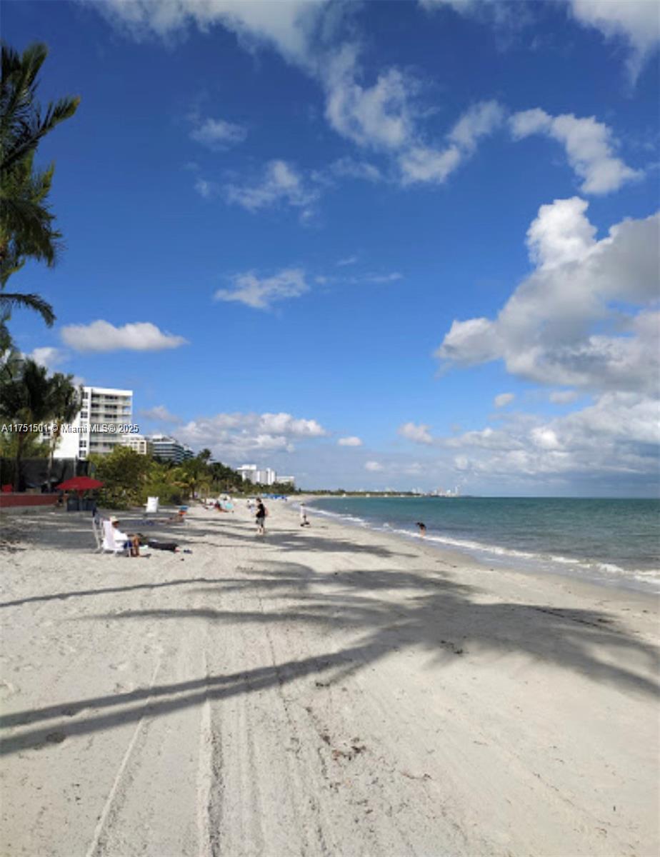 KEY BISCAYNE VI CONDO - Residential Lease