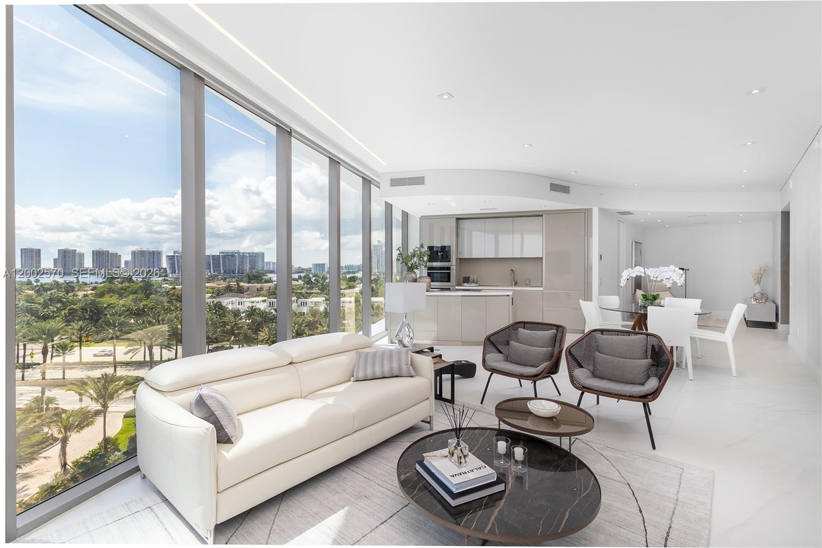 18975 Collins Ave 504