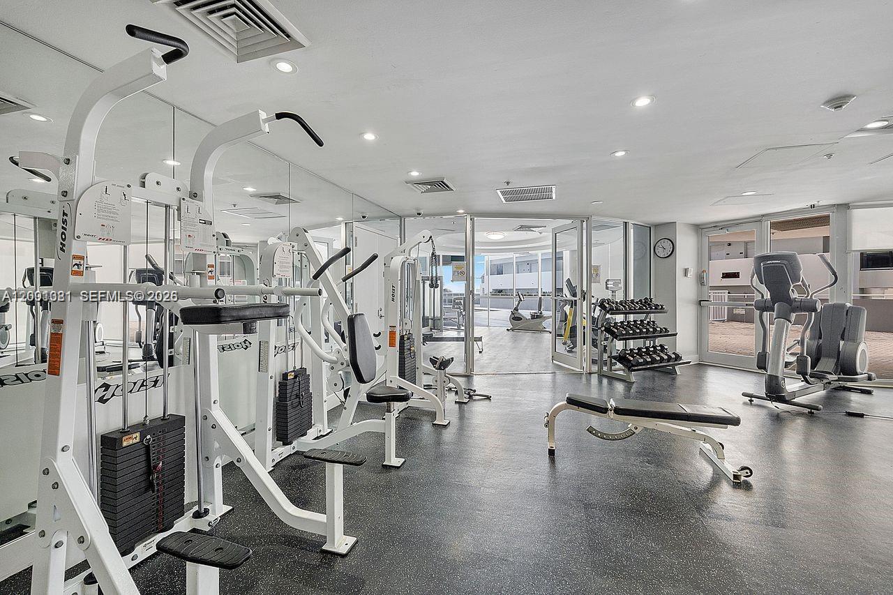 6301 Collins Ave 2008