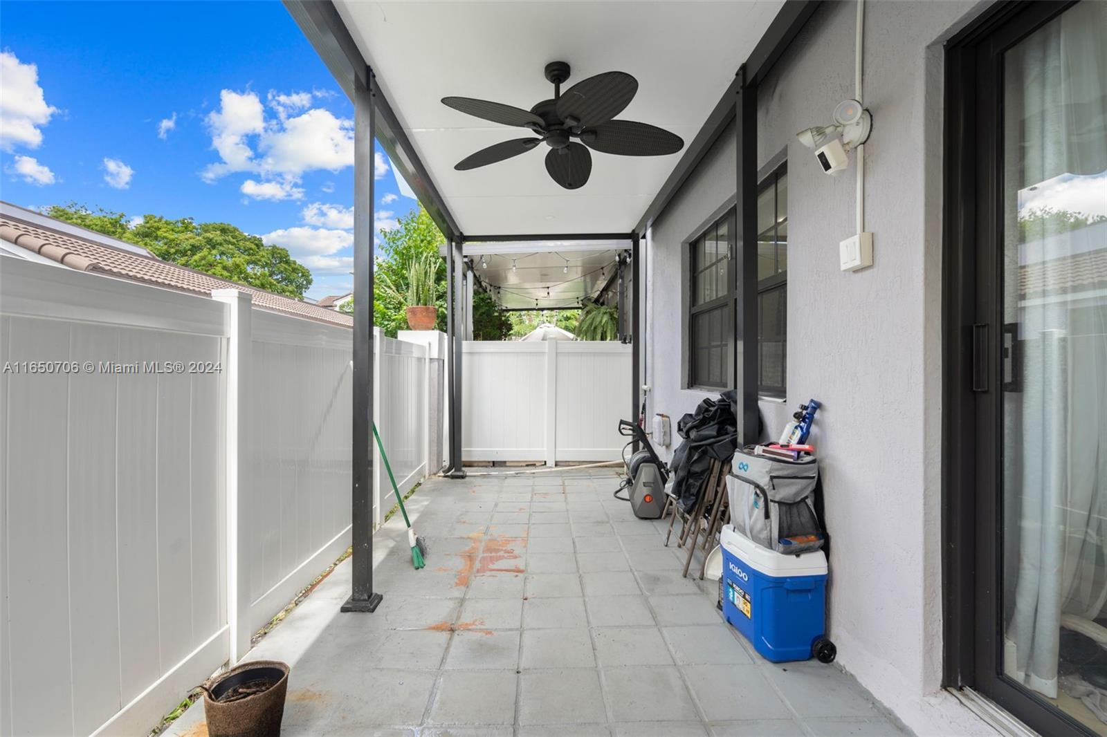 PEMBROKE LAKES SECTION EI - Residential