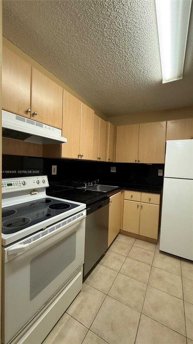 VILLA BELLINI CONDO - Residential Lease