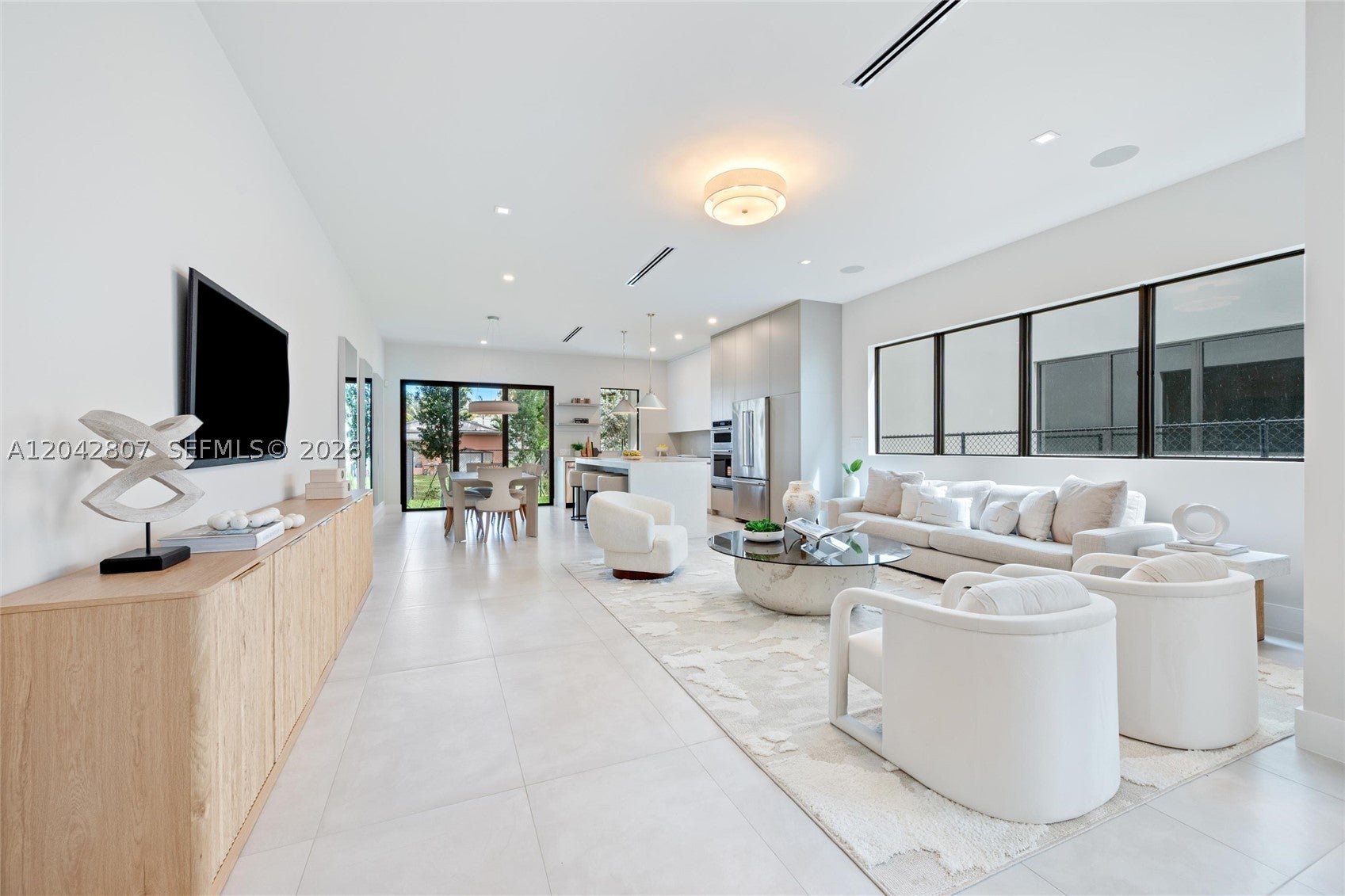 2747 SW 23rd Ter