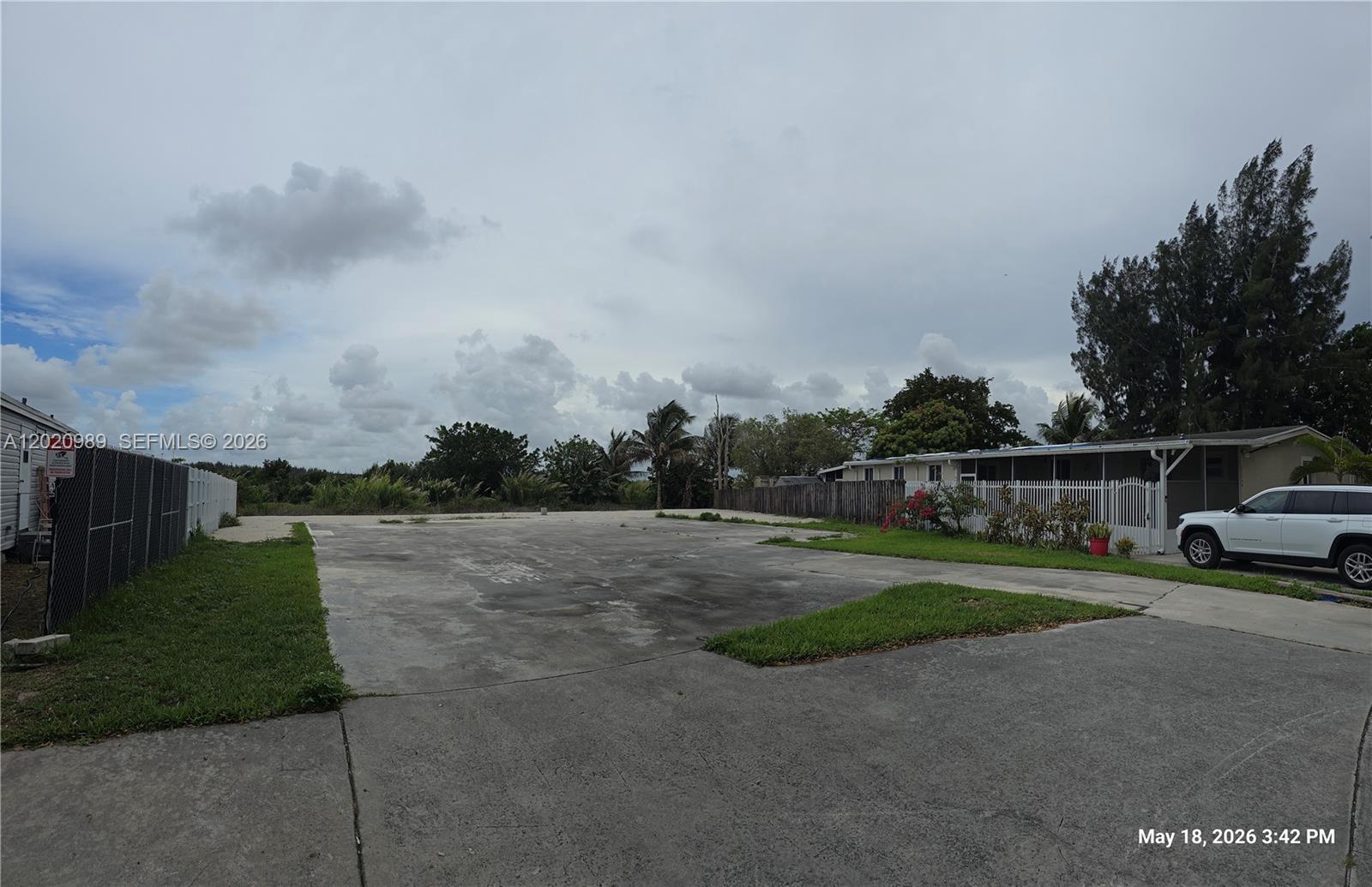 HERITAGE PARK - Land