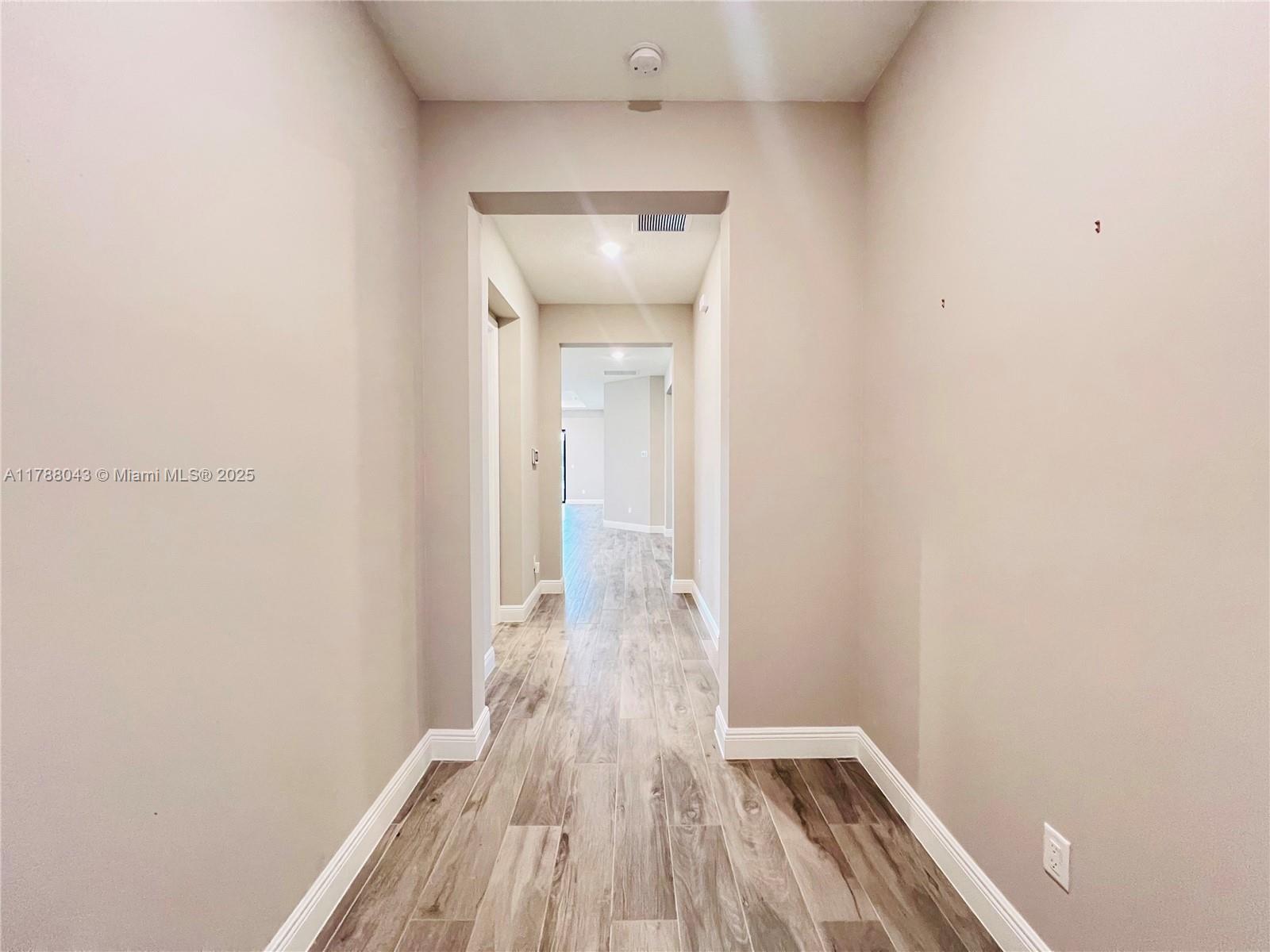 12070 N Baypoint Cir 12070