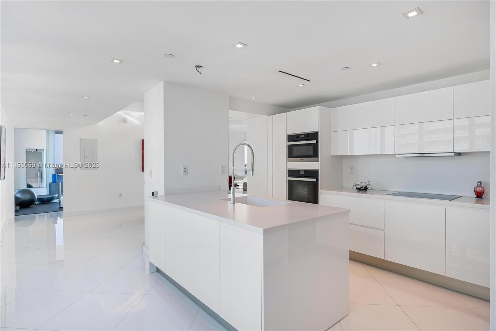 THE BENTLEY BAY CONDO - Residential