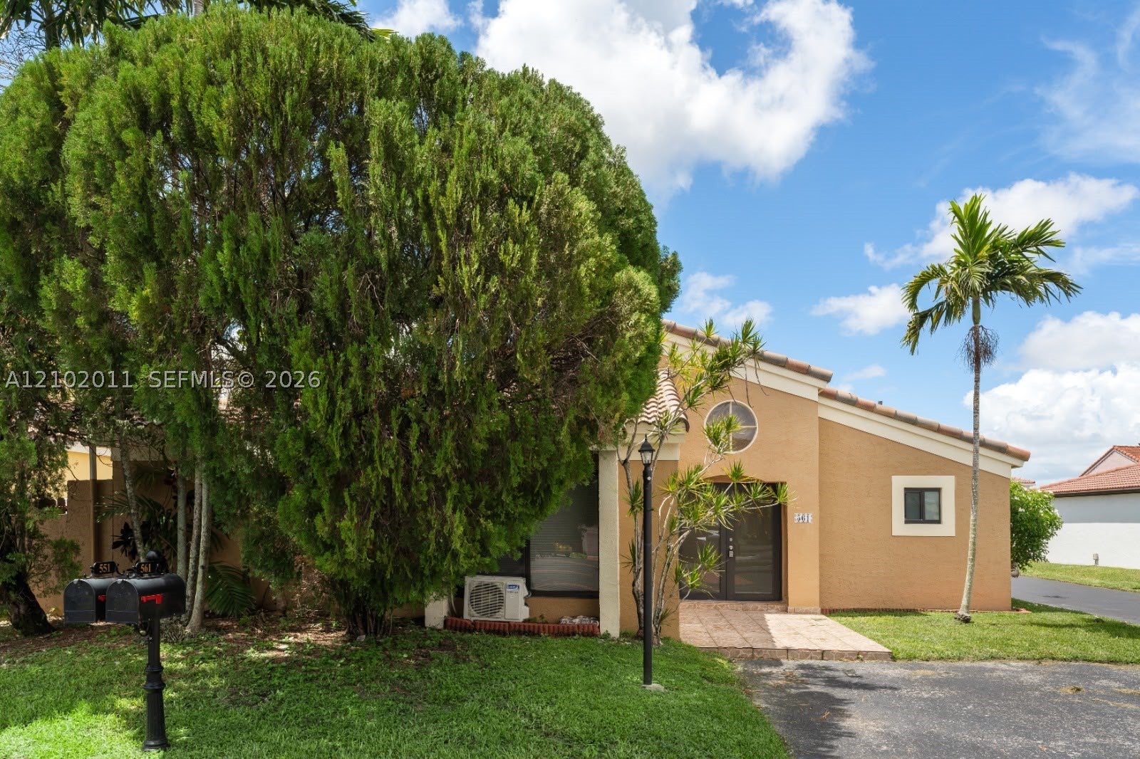 561 SW 88th PL W PL, Miami FL 33174