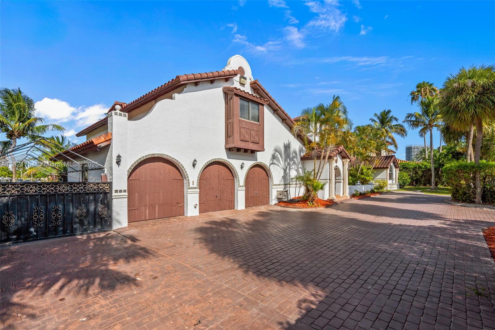 800 Diplomat Pkwy