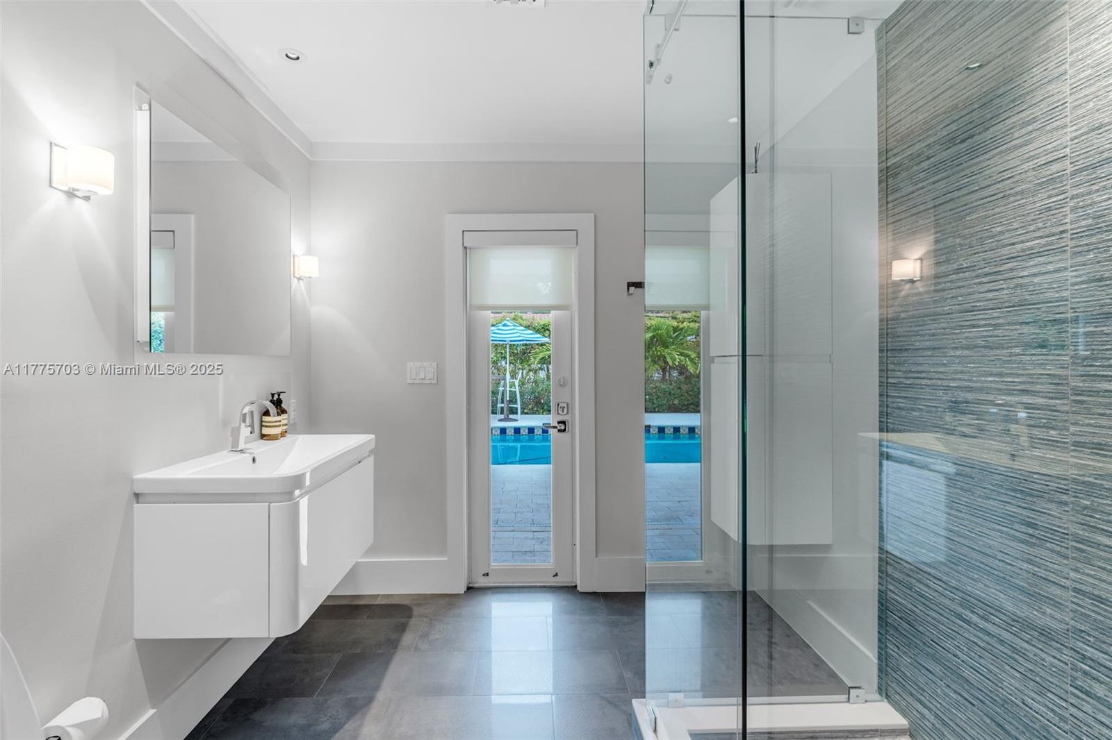 AMD & CORR PLAT OF SUNRIS - Residential