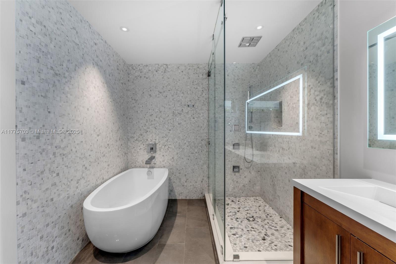 AMD & CORR PLAT OF SUNRIS - Residential