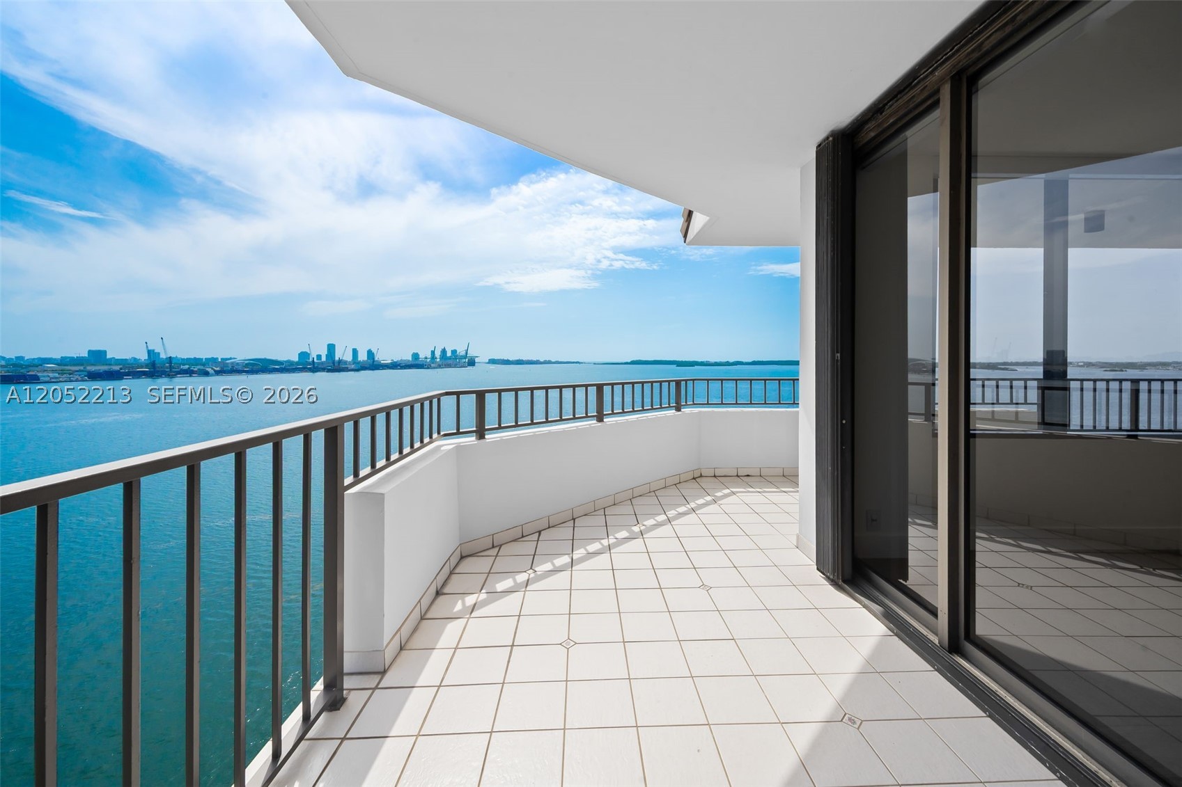 520 Brickell Key Dr A1206