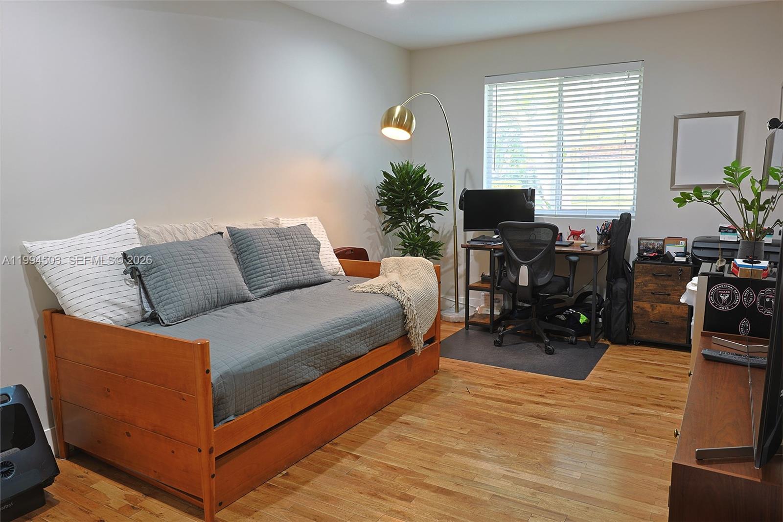 SHORELAND HEIGHTS - Residential