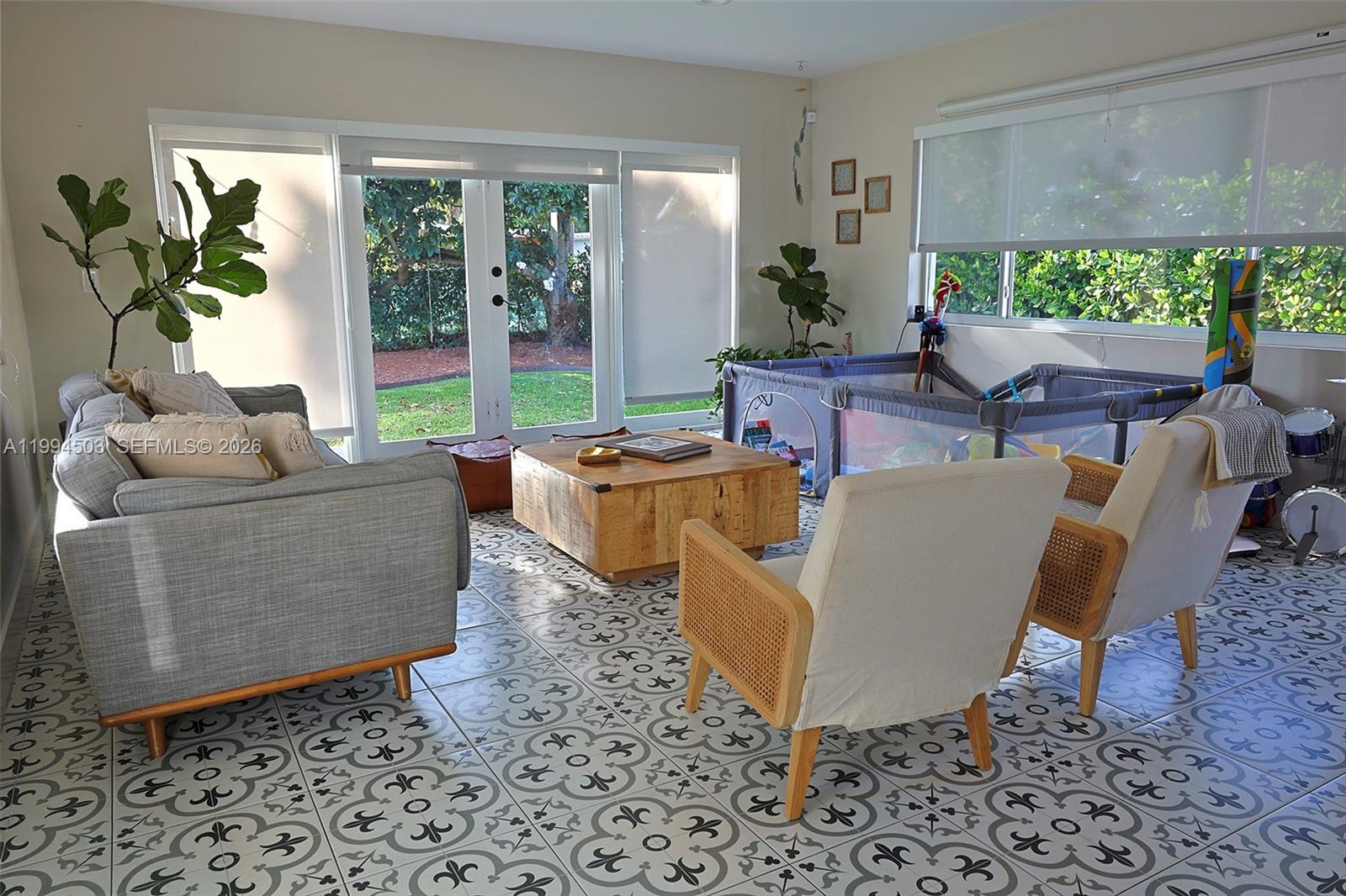 SHORELAND HEIGHTS - Residential