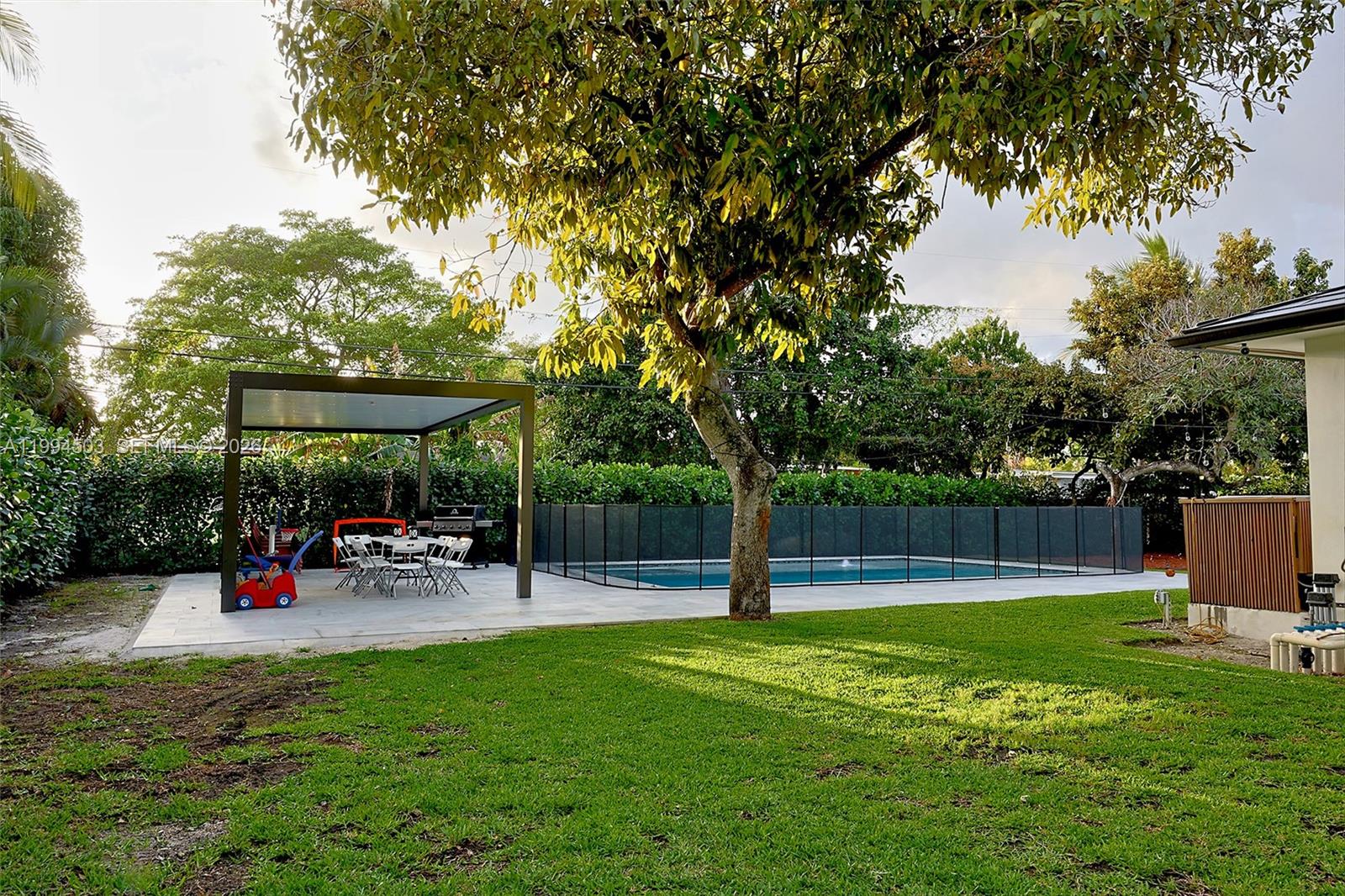 SHORELAND HEIGHTS - Residential