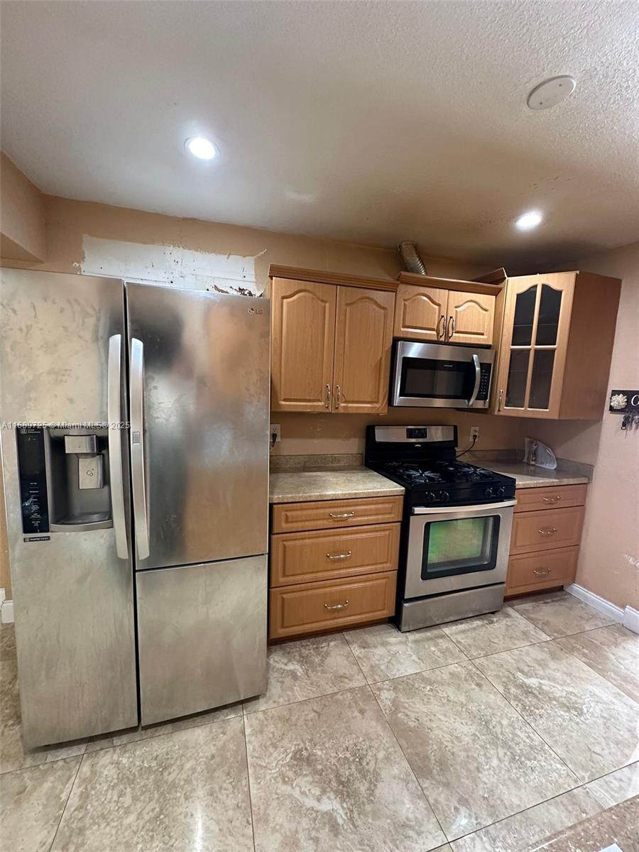 1250 W 61st Pl