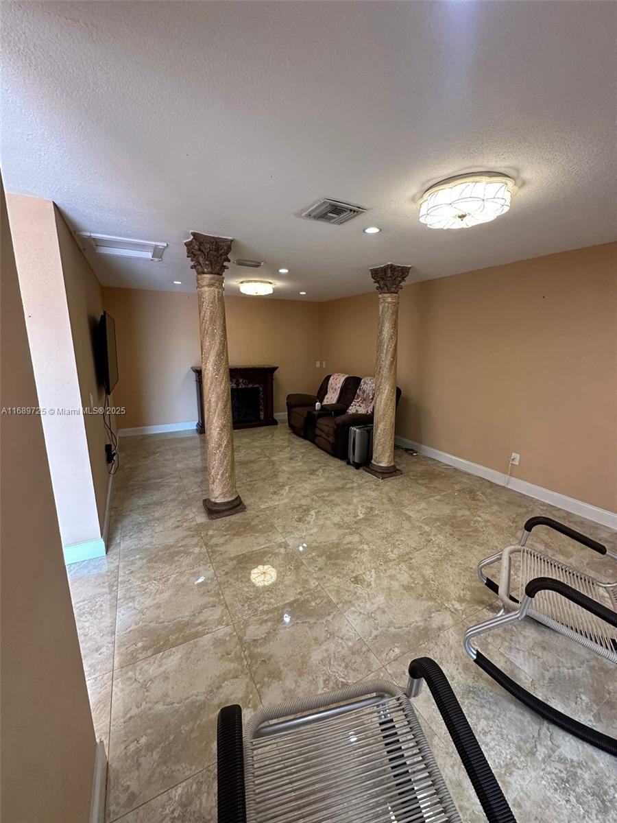 1250 W 61st Pl