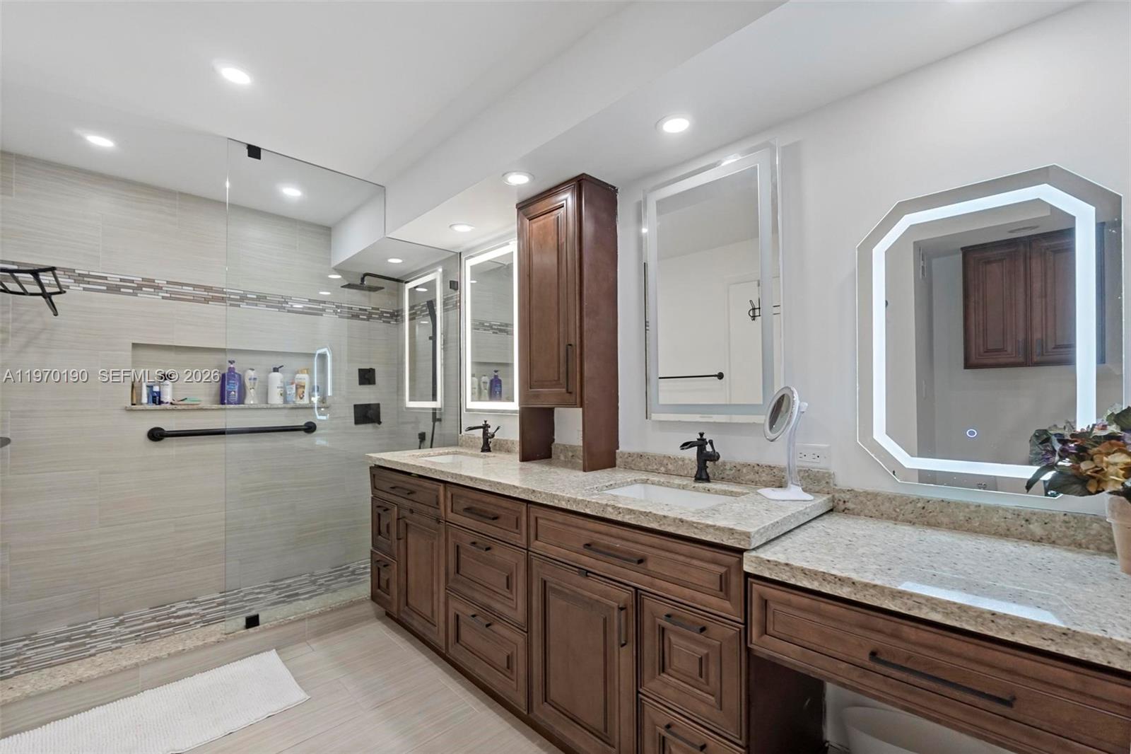 GALLEON CONDO - Residential